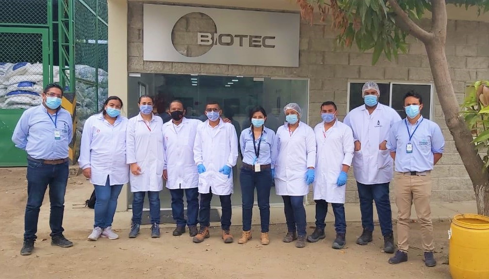 Empezamos los trabajos de control para combatir enfermedades en cultivo de banano junto a Laboratorios Biotec